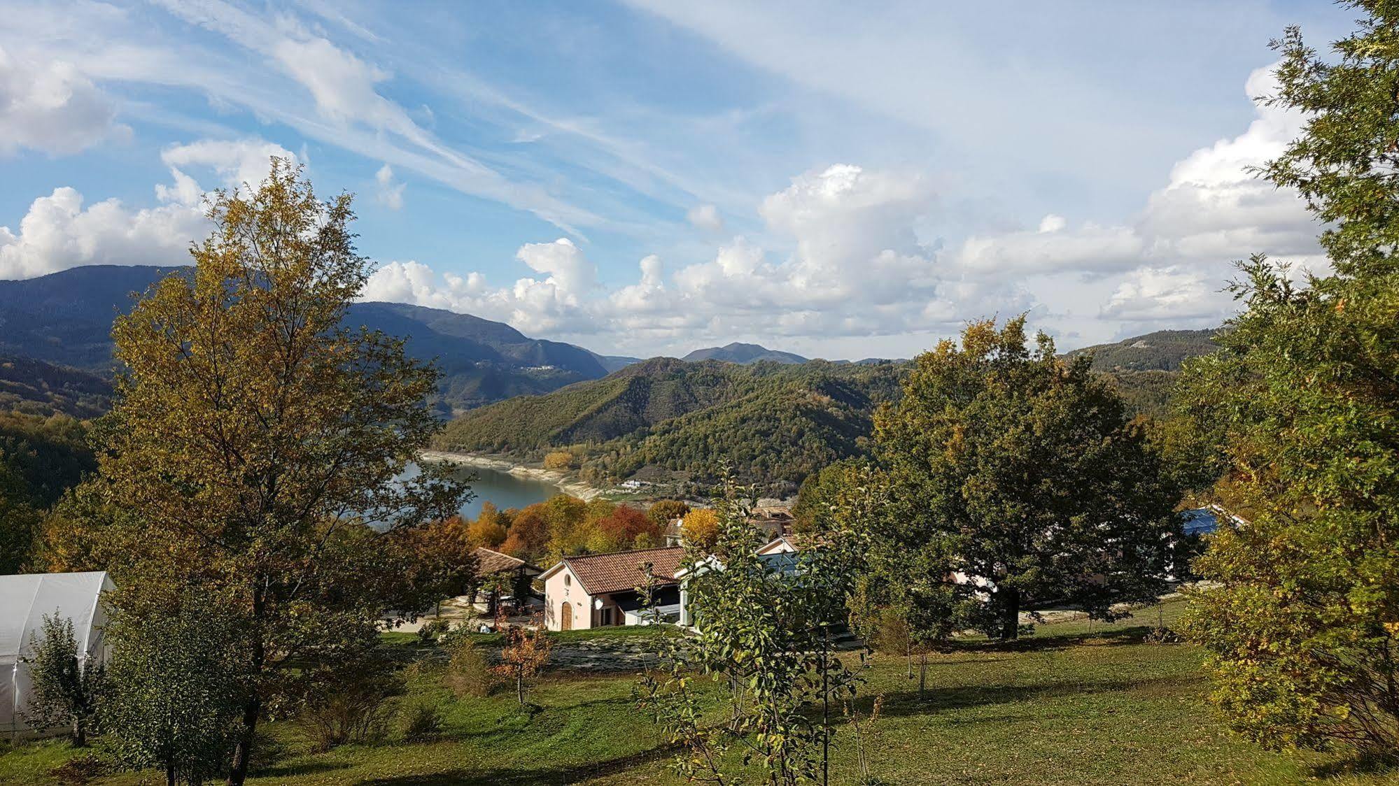 Locanda Colle Cerqueto Fiumata Eksteriør bilde